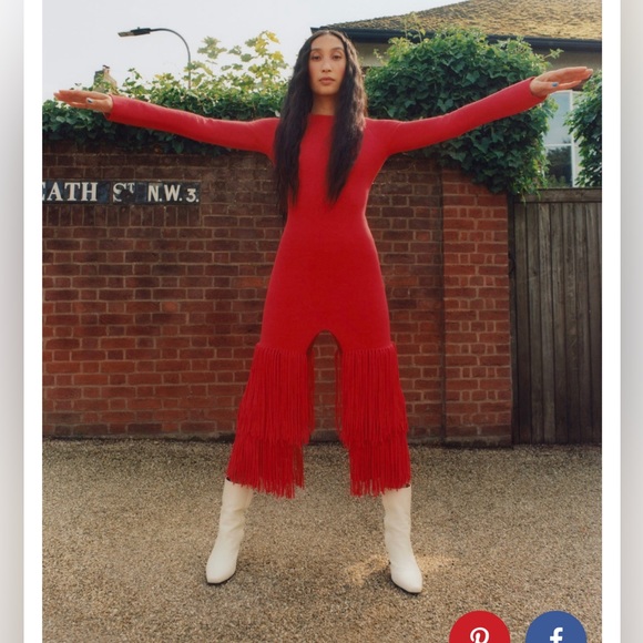 Elegant Red Long Sleeve Dress - Picture 2 of 8